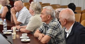 Jak uniknąć oszustw "na wnuczka"? Seniorzy spotkali się z policjantami [ZDJĘCIA]