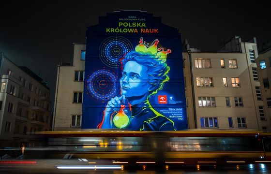 ORLEN wprowadza Marię Skłodowską-Curie na ulice polskich miast