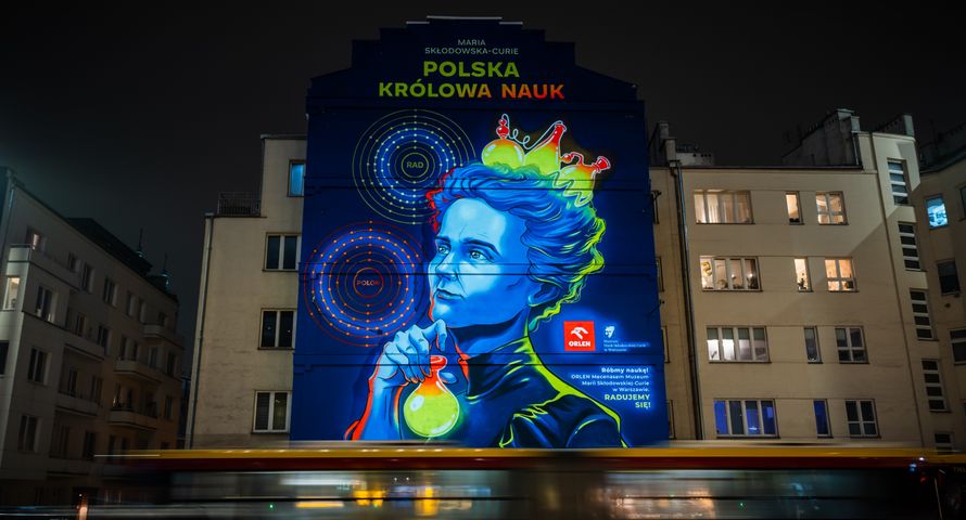 ORLEN wprowadza Marię Skłodowską-Curie na ulice polskich miast