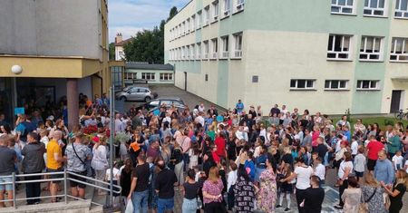 "Chora sytuacja". Chaos na rozpoczęciu roku szkolnego