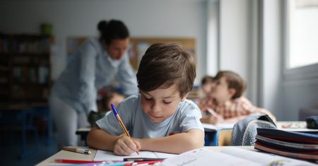 W szkołach w maju sporo wolnego. To kłopot dla rodziców młodszych dzieci