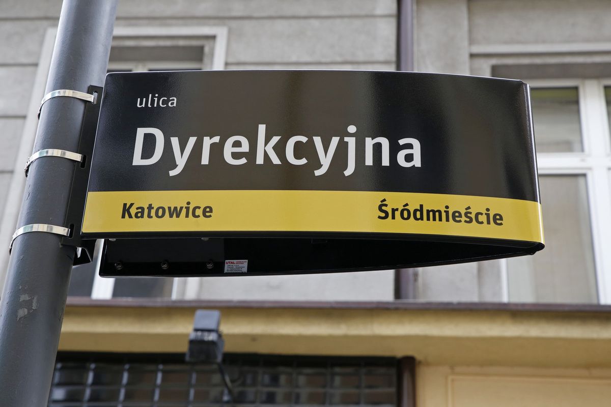 Nowe tablice z nazwami ulic, skwerów i placów pojawiły się w Katowicach 