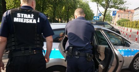 Pobicie i uprowadzenie w centrum Poznania. W tle oszustwa na Blik