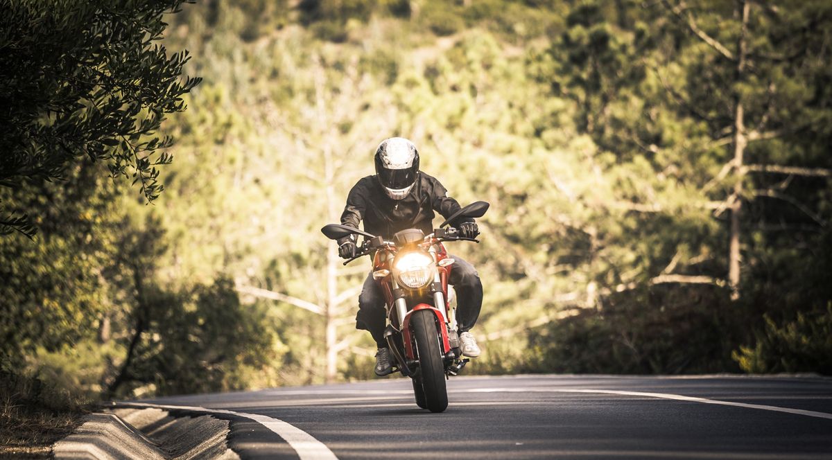 Zakup pierwszego motocykla wiąże się z wieloma dodatkowymi kosztami.