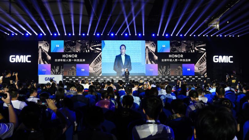 Marka Honor prezentuje kolejne innowacje: proces Honghu 818 i wysuwany inteligentny aparat 1