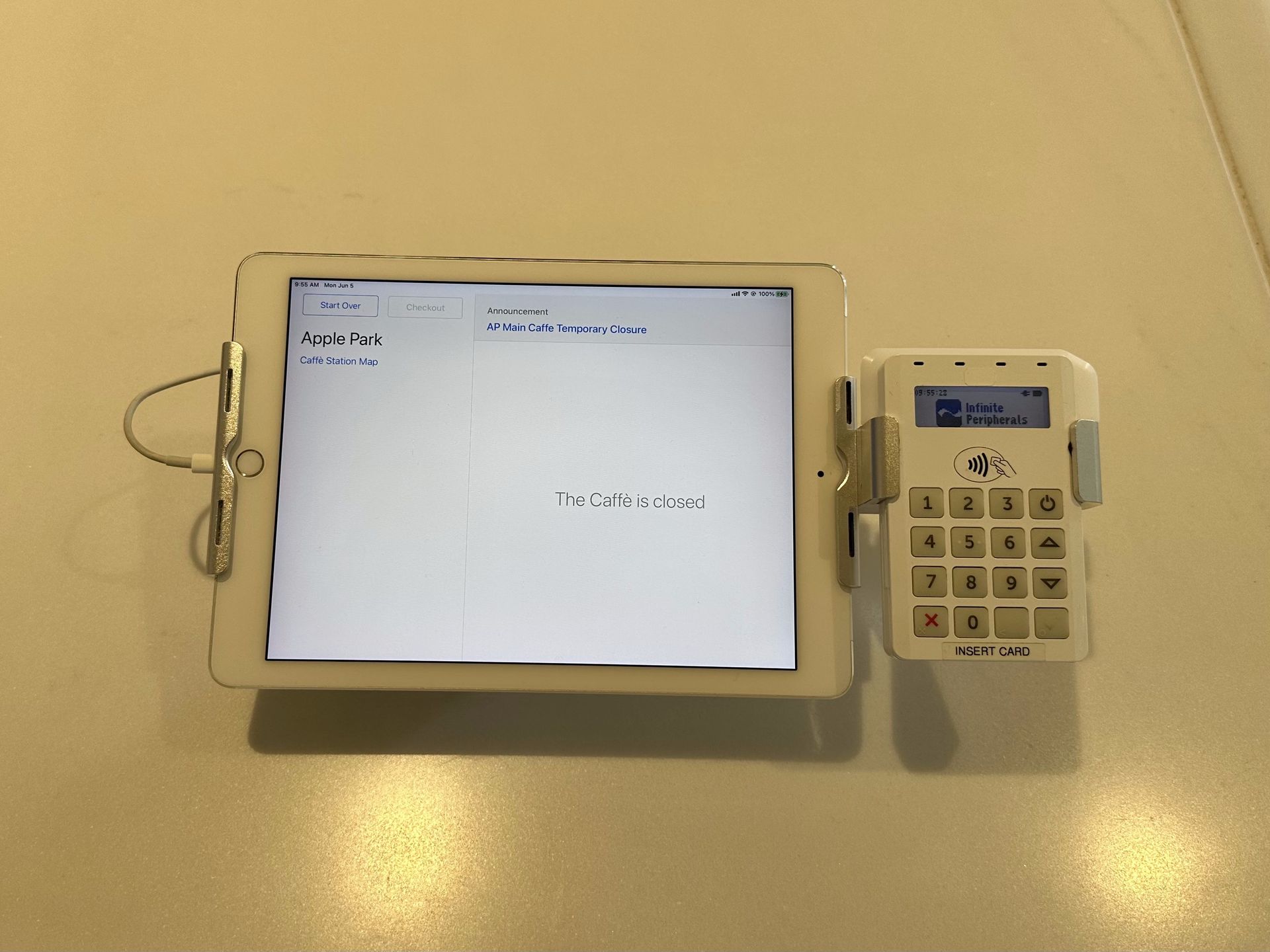 Specjalny tablet do zamawiania wybranych posiłków