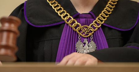 Zaatakowali 78-latka tłuczkiem do mięsa. Rusza proces