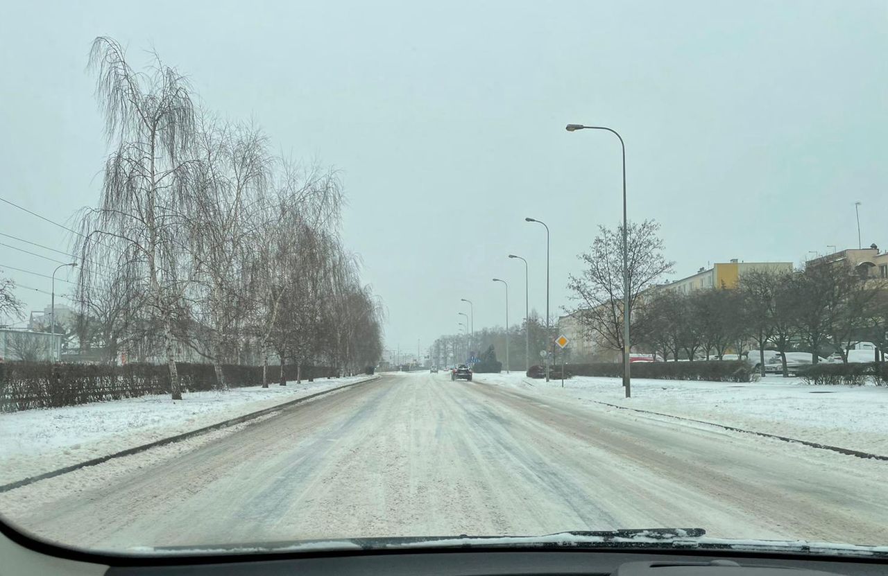 Alert IMGW. Będzie sypać śniegiem. Sytuacja gorsza niż zapowiadano