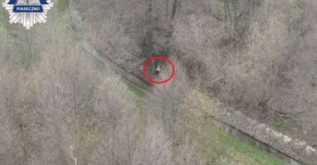 Dramat pod Warszawą. Siedziała tak przez wiele godzin