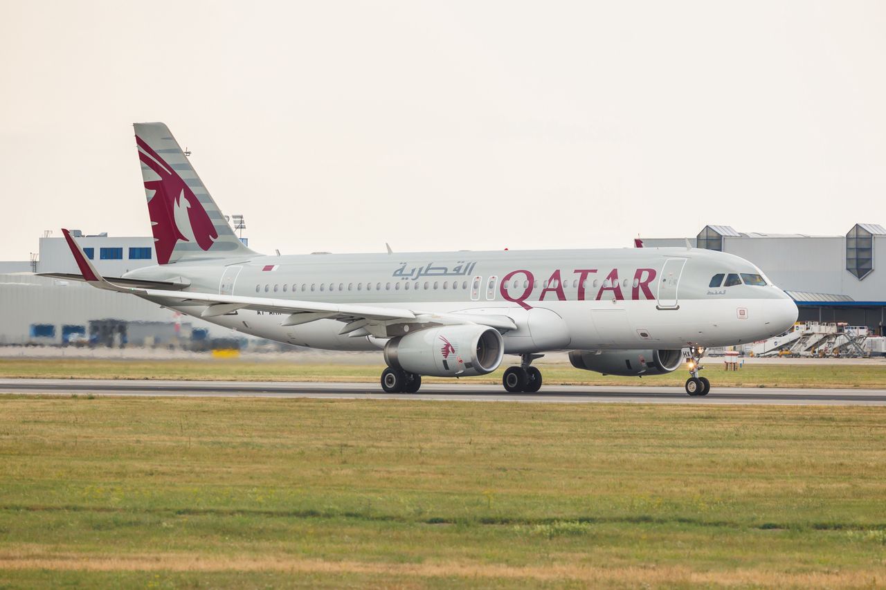A female passenger of Qatar Airways died during the flight.