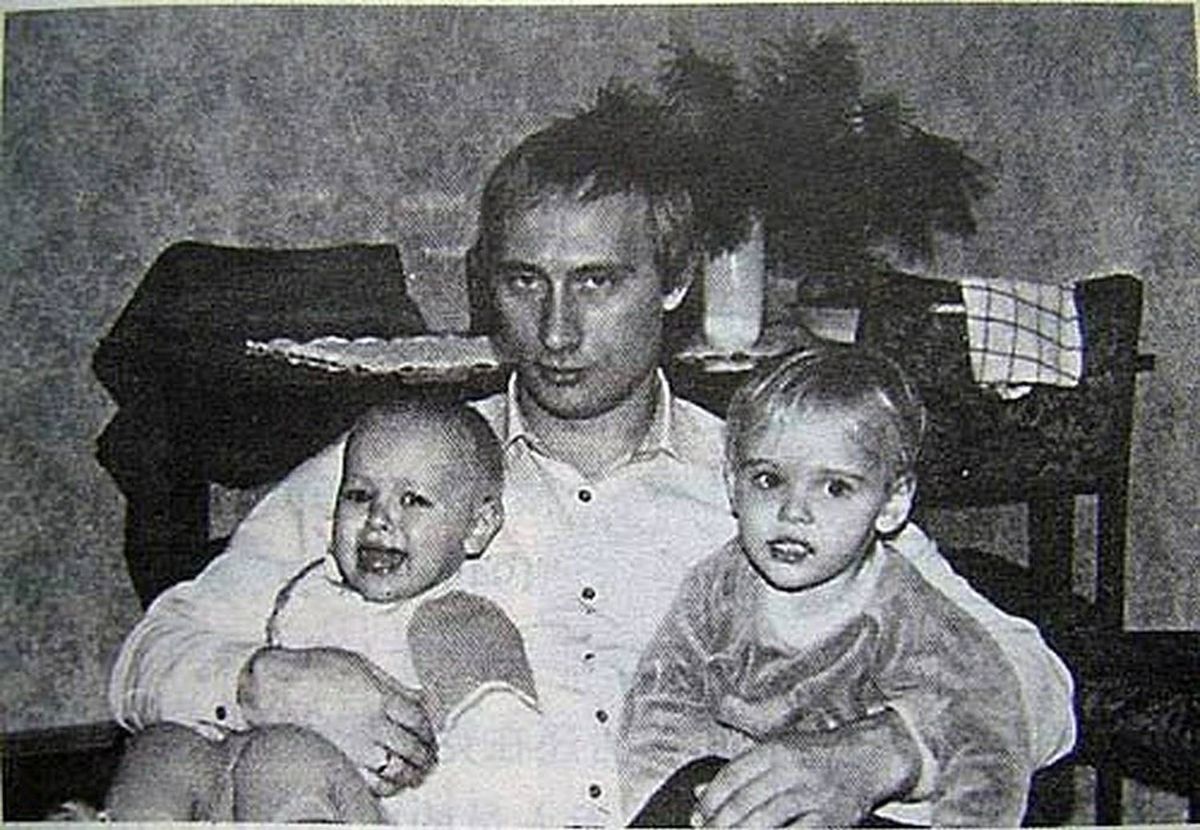 Władimir Putin z córkami