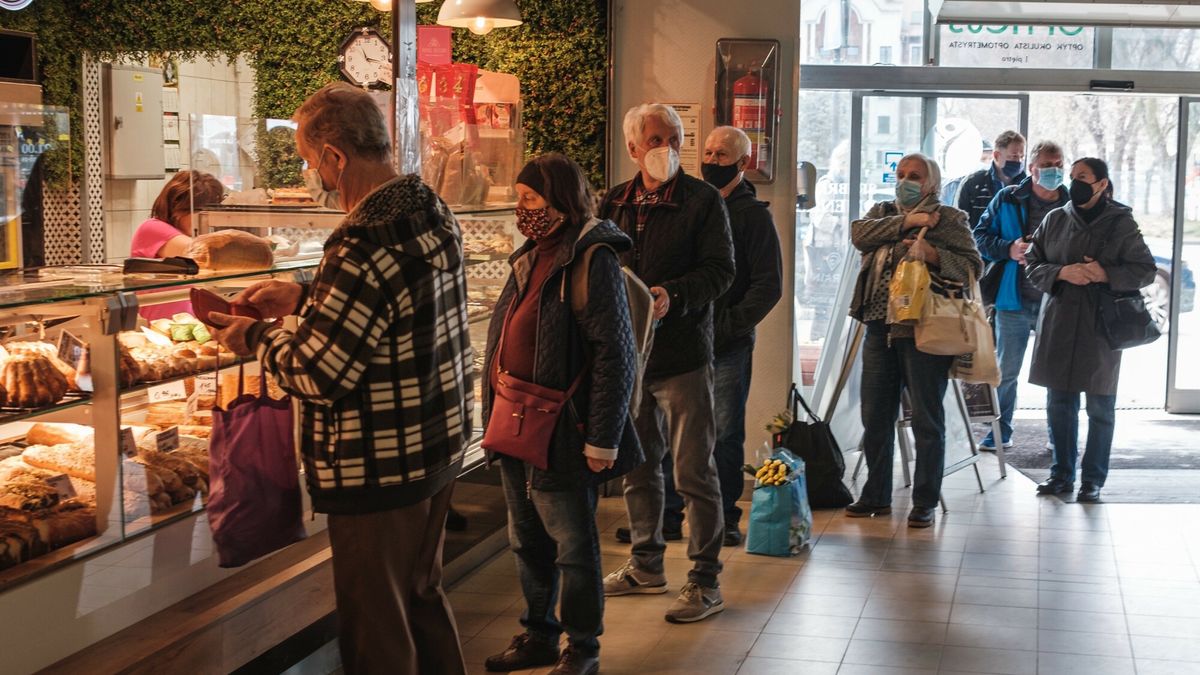 Praca w weekendy i święta? Tylko przy wyższej pensji - twierdzą związkowcy