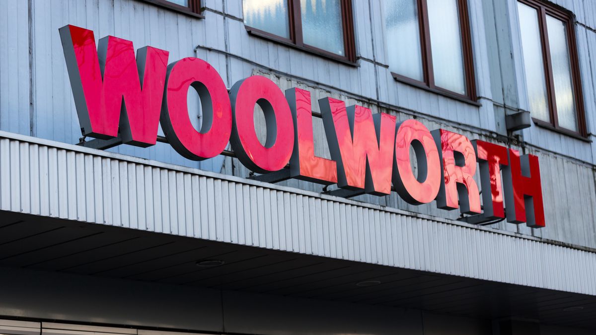 Na zdjęciu logo Woolworth