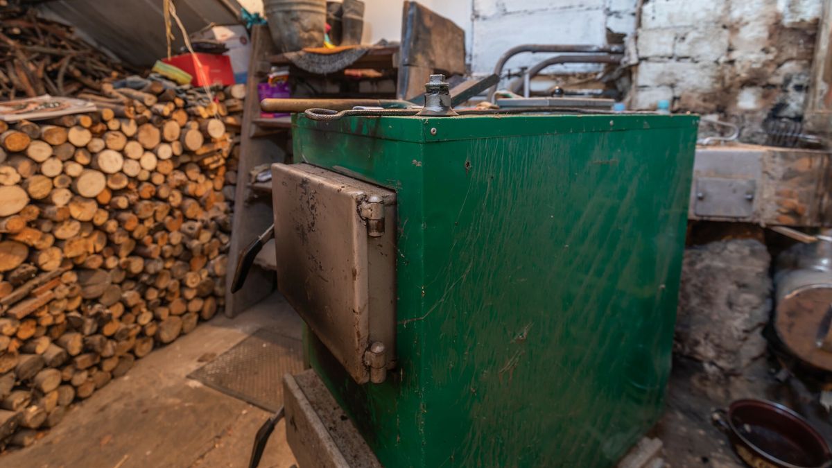 Stock Arkadiusz Zi�?ek
Fot. Arkadiusz Ziolek/East News
n/z Piwnica i znajdujacy sie w niej piec do ogrzewania domu jednorodzinnego.
ARKADIUSZ ZIOLEK