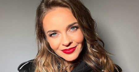 W sukni przypominającej kwiat. Edyta Herbuś niezmiennie zachwyca