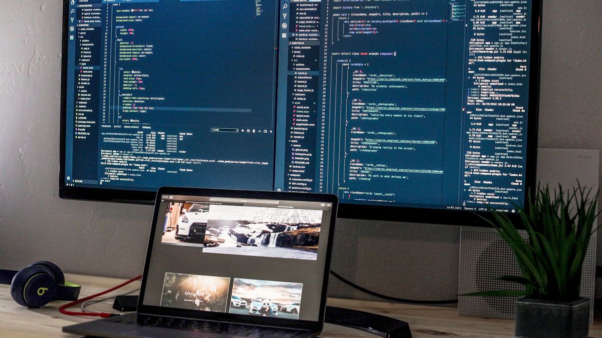 Nowa aktualizacja Windows 10 20H1 naprawi znany od lat bug z wieloma monitorami, fot. Joshua Aragon / Unsplash