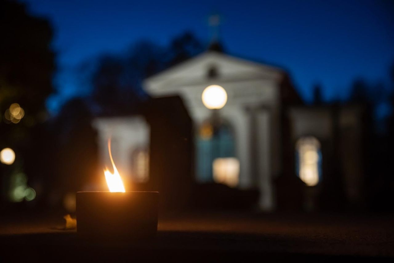 Nie wychodź z domu po zmroku w Zaduszki! Ten przesąd może przyprawić o ciarki...