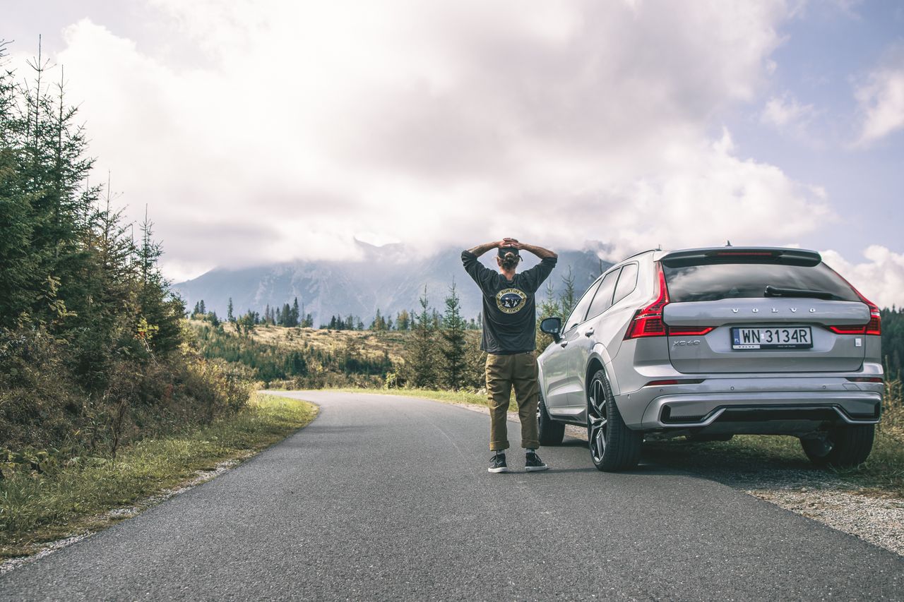 Jeździsz Volvo? W sprawie kolizji i naprawy auta dzwoń… do Volvo!