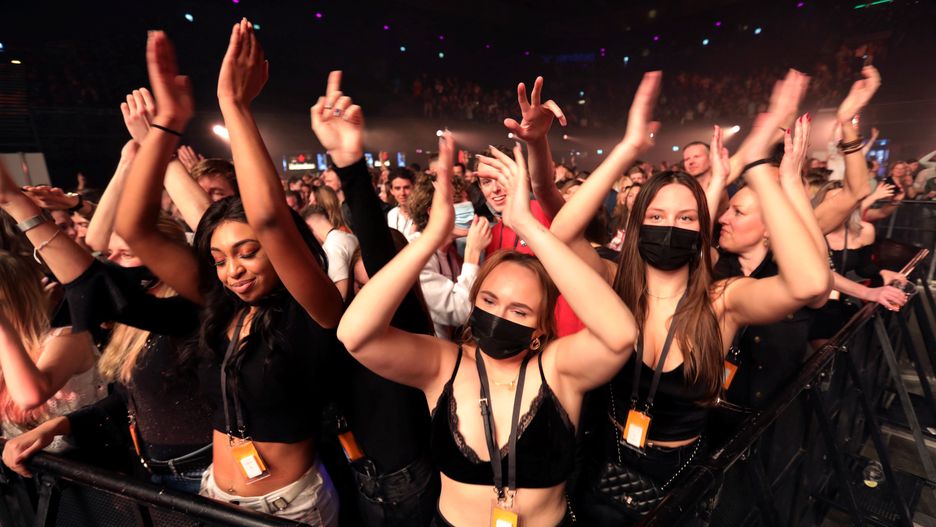 Koronawirus.Ogromna eksperymentalna impreza w Holandii