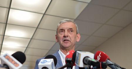 MEN nie godzi się na naukę zdalną. Broniarz: "rząd myśli o pieniądzach zamiast o zdrowiu dzieci"