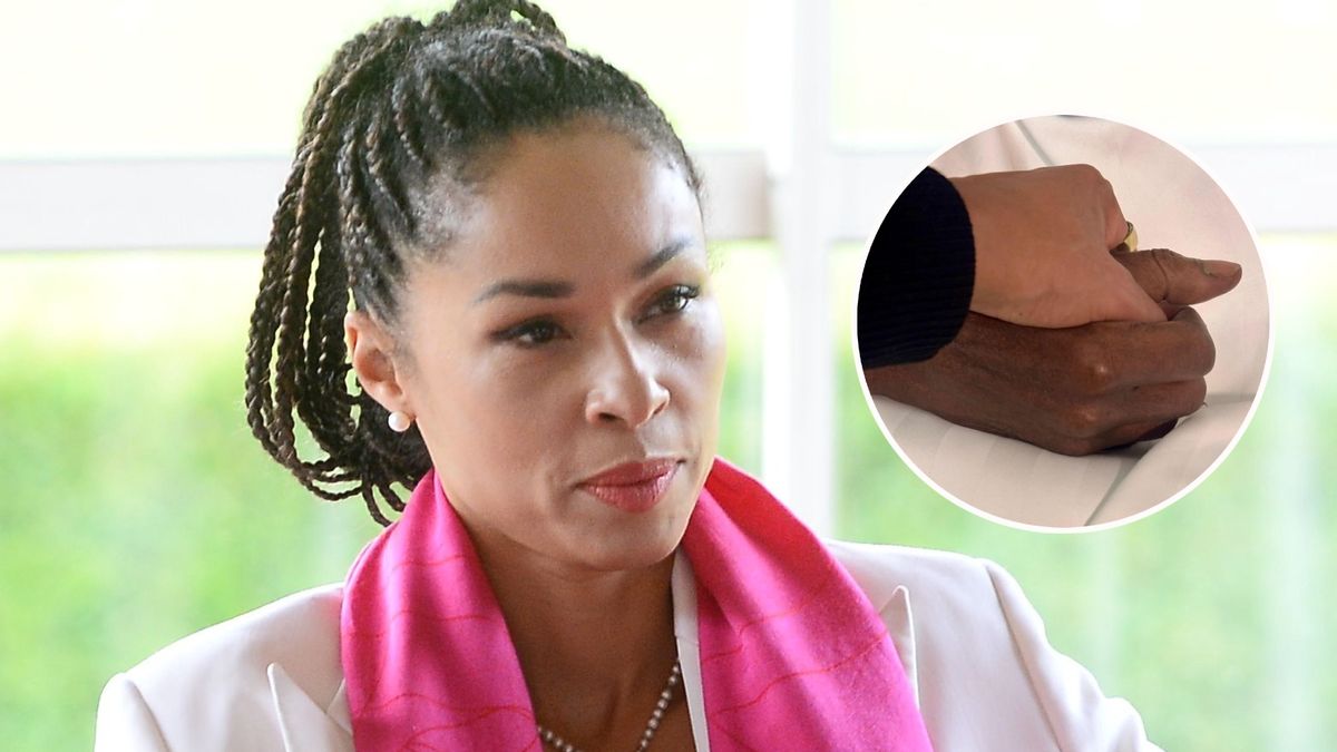 Omenaa Mensah pożegnała tatę