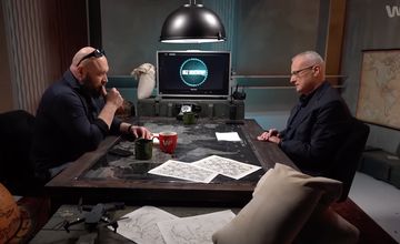 Parafianowicz przeszedł z Onetu do Wirtualnej Polski. Jak ogląda się jego nowy podcast i inne programy portalu?