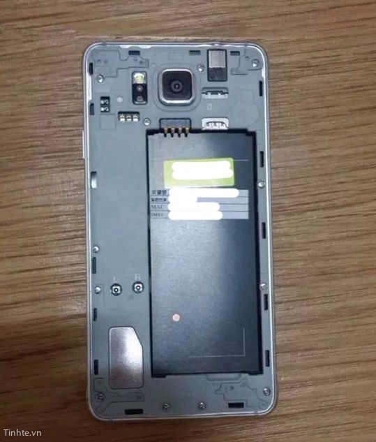 Samsung Galaxy Alpha na zdjęciach 13