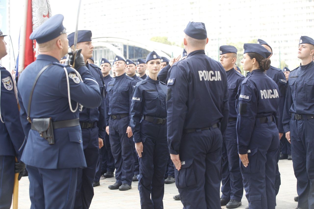 Katowice: 103 policjantów złożyło ślubowanie. Wzruszające chwile i wielkie emocje...