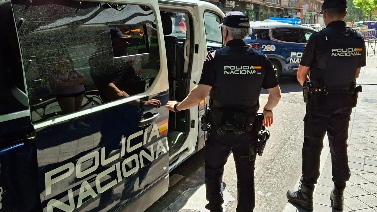 Hiszpańska policja w trakcie poszukiwań Polki