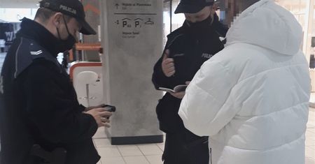 Nie mieli maseczek, trafili do więzienia. Wzmożone kontrole policji