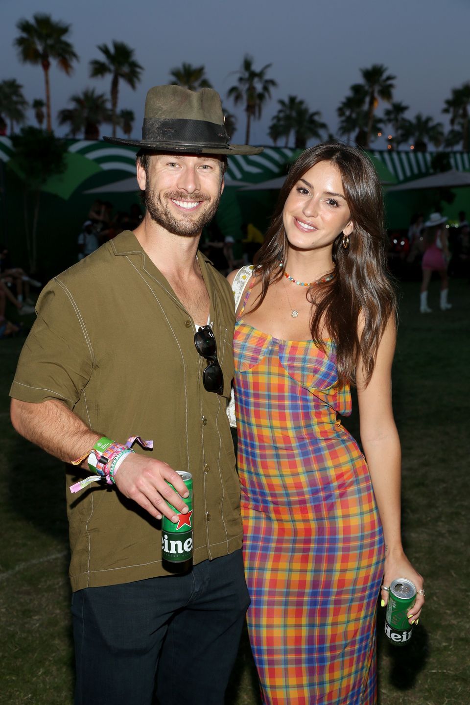 Glen Powell i Gigi Paris