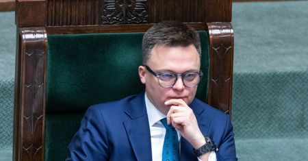 PKW odpowiada na pisma ws. Wąsika i Kamińskiego. Jest pytanie do Hołowni
