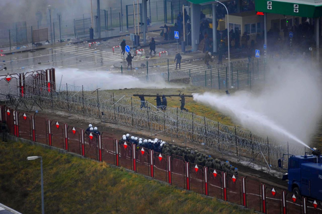 Kryzys na granicy. Białoruś oskarża polskie władze [NA ŻYWO]
