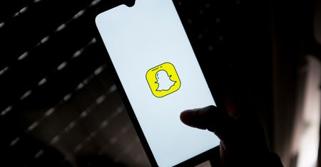 Snapchat załamał się na giełdzie, traci też Facebook. To efekt jednej informacji