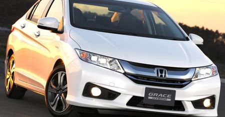 Honda Grace Hybrid – praktyczna i oszczędna