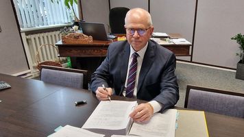 Awantura w Urzędzie Miasta w Chodzieży. Burmistrz: "Zostałem zaatakowany"