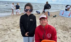 Dziecko zadławiło się żelkiem. Dramat na plaży w Stegnie