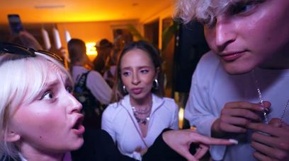 Hi Hania krytykuje FAZĘ. Dlaczego Zbychu i Michu cały czas się rozbierają?