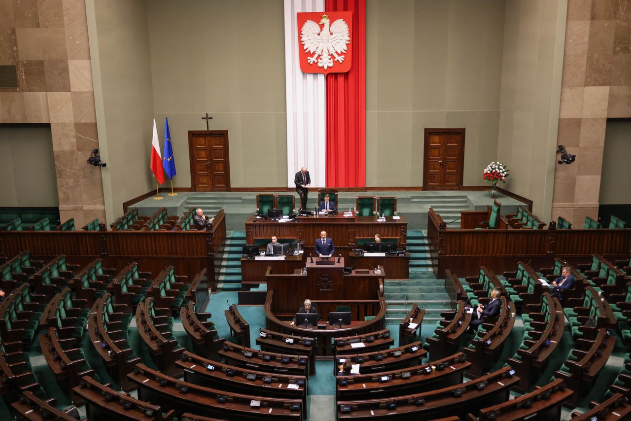 Tak pili posłowie. Tyle wydano w Sejmie na alkohol