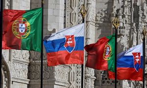 Portugalia zmienia przepisy. Koniec obcych flag i symboli LGBT?