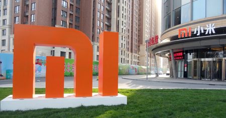 Xiaomi nie zwalnia - nadchodzi smartfon z zakrzywionym ekranem i potężną specyfikacją