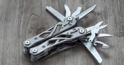 Multitool dla wymagających. Zmieścisz go w kieszeni lub portfelu
