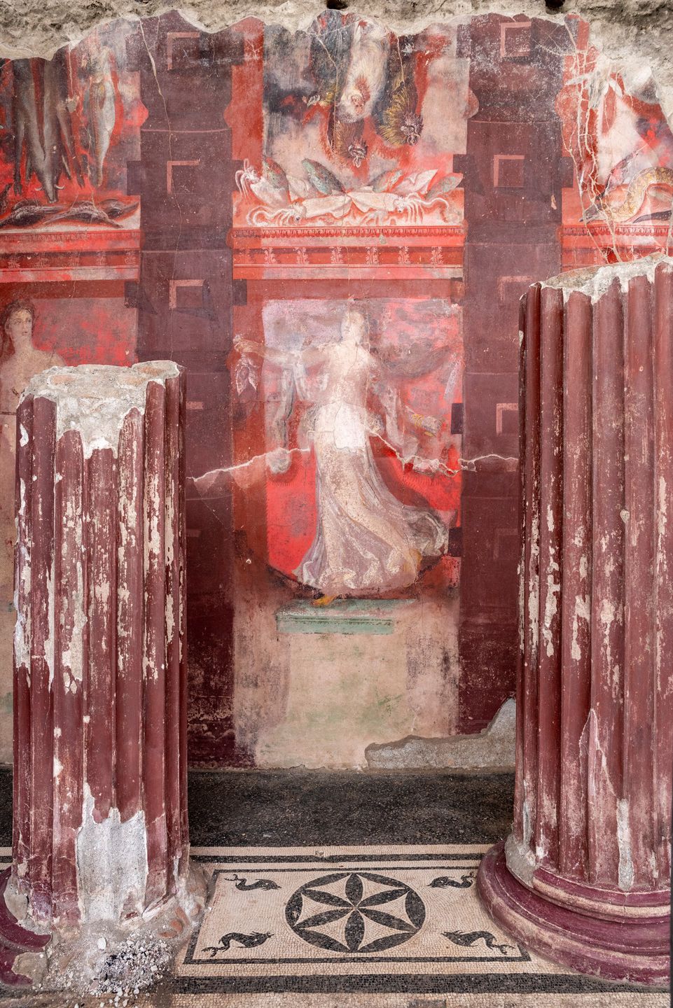 W Pompejach odkryto niezwykle rzadki fresk z kultem Dionizosa