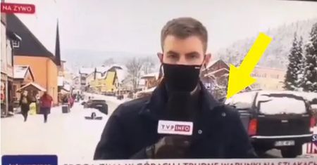 Wpadka w TVP w transmisji na żywo. Spójrzcie na bohatera drugiego planu