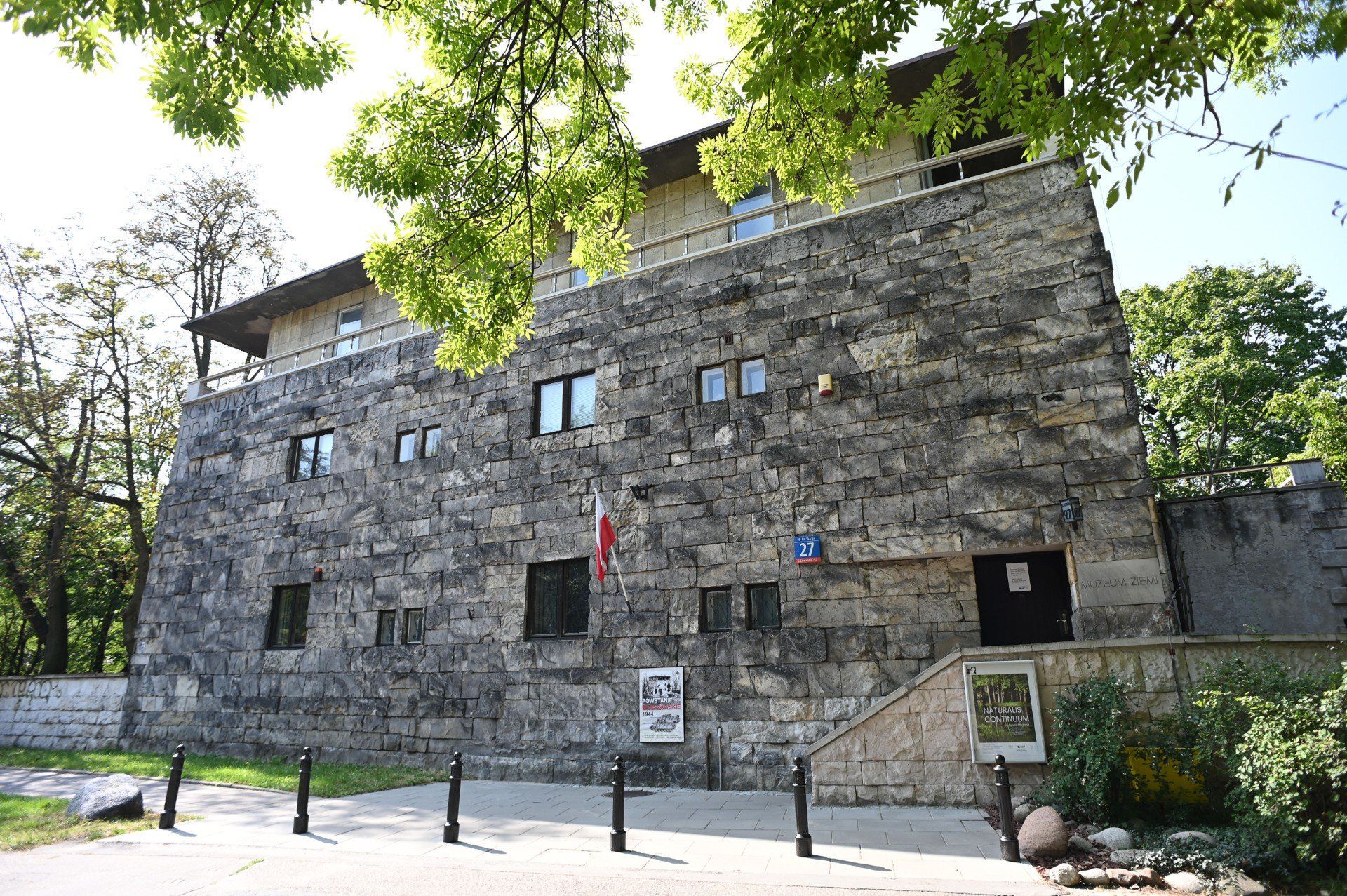 Willa Bohdana Pniewskiego, w której mieści się Muzeum Ziemi PAN