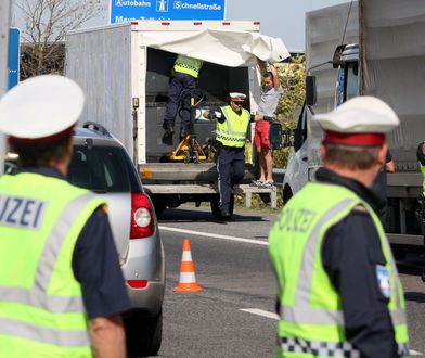 53 imigrantów upchniętych na pace ciężarówki. Jechali do Niemiec