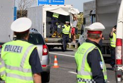 53 imigrantów upchniętych na pace ciężarówki. Jechali do Niemiec