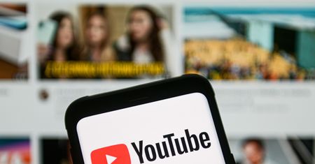 YouTube wygrywa u młodych. Telewizja w odwrocie