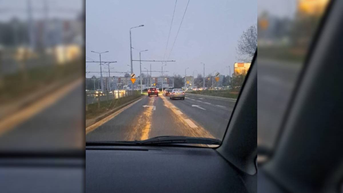 Rozsypane zboże na ul. Jana Pawła II w Lublinie