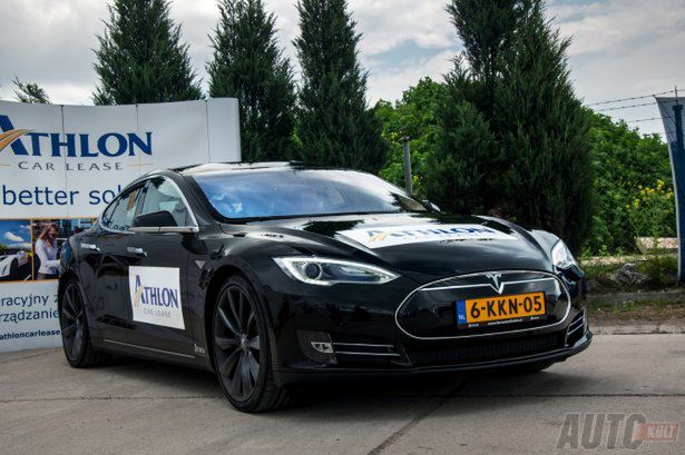 Tesla S z napędem na cztery koła zadebiutuje już w przyszłym roku!